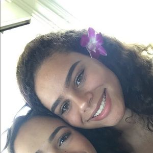 Meet your Posher, Chloe